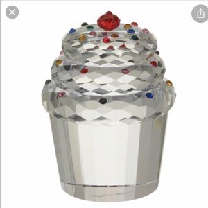 Simon Designs crystal cupcake paper weight